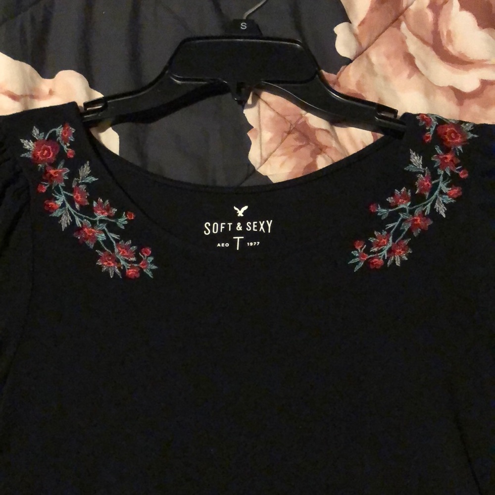Black and floral print blouse from American Eagle!